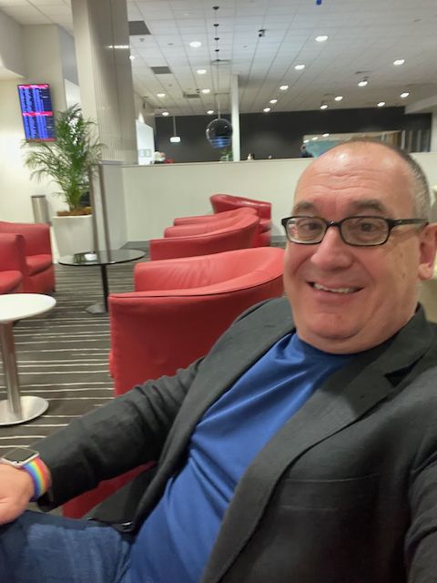 Selfie from the Cairns Qantas lounge